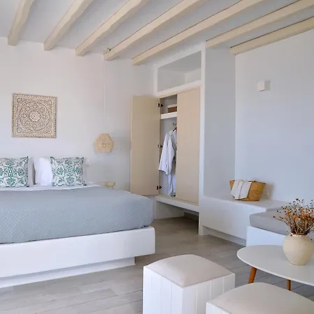 Mythology & Hotel Stelida (Naxos)