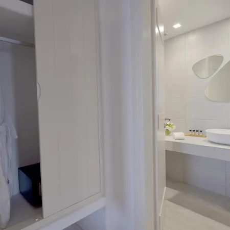 Mythology & Отель